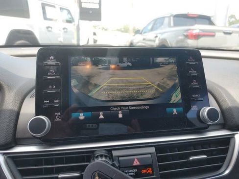 Used 2018 Honda Accord EX image 12
