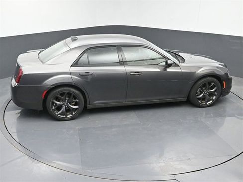Used 2023 Chrysler 300 Touring w/ Sport Appearance Package image 30