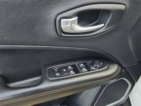 Used 2018 Jeep Compass Limited image 22