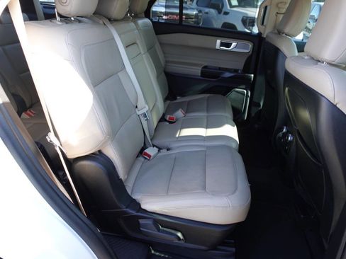 Used 2020 Ford Explorer Limited image 36