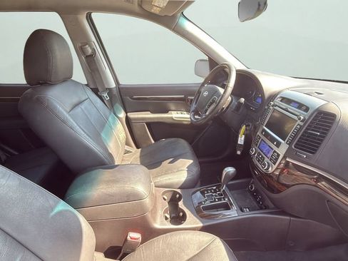 Used 2010 Hyundai Santa Fe Limited w/ Navigation Pkg 4 FWD image 9