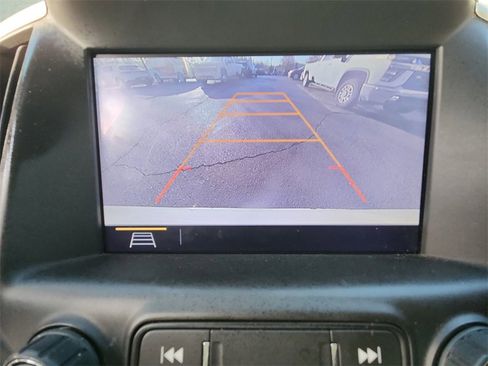 Used 2019 GMC Terrain SLT w/ Preferred Package image 17