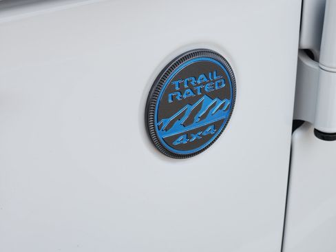 Used 2023 Jeep Wrangler Unlimited w/ Cold Weather Group image 16