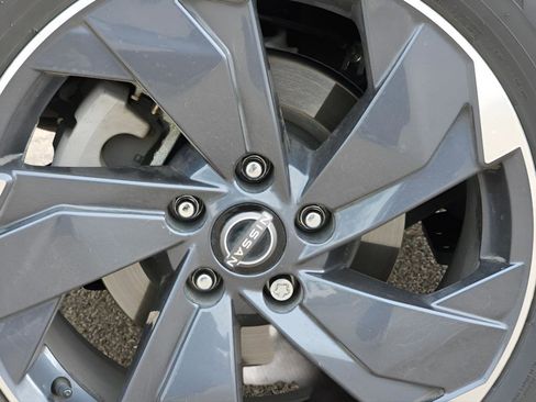 Certified 2025 Nissan Rogue SV FWD image 38