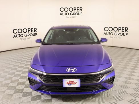 Used 2025 Hyundai Elantra SEL image 9