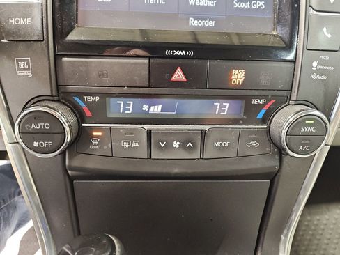 Used 2017 Toyota Camry XLE image 26