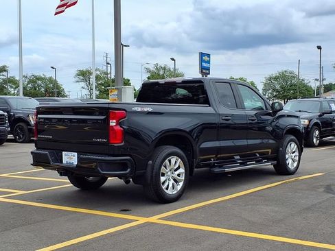 Used 2020 Chevrolet Silverado 1500 Custom w/ Custom Value Package AWD/4WD image 2