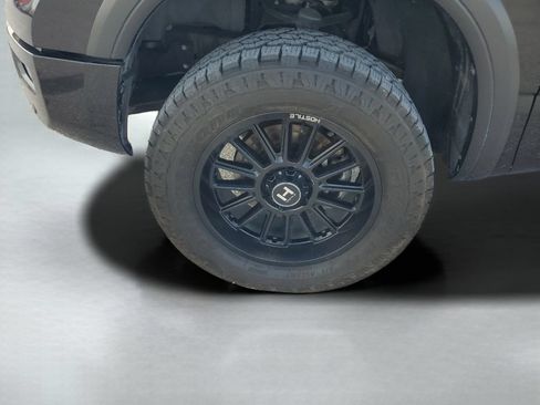 Used 2021 Nissan Titan PRO-4X w/ Pro-4x Convenience Package AWD/4WD image 27