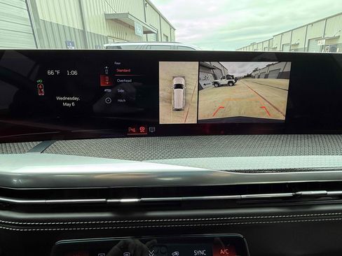 Used 2026 Cadillac Escalade V w/ LPO, ONYX Package AWD/4WD image 30