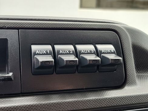 Certified 2018 Ford E-350 and Econoline 350 Super Duty w/ Power Windows & Locks Group image 22