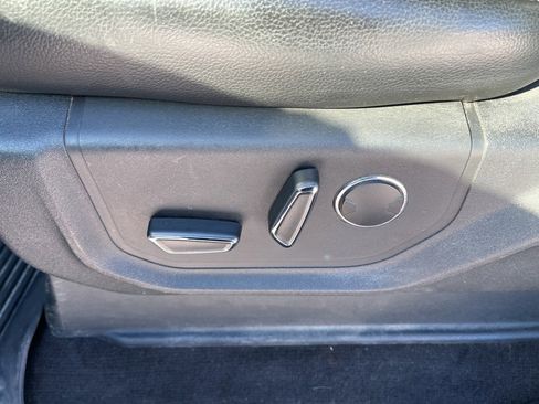 Used 2018 Ford F150 Lariat w/ Equipment Group 502A Luxury image 23