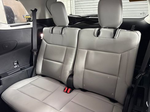 Certified 2025 Ford Explorer Active w/ Active Comfort Package image 32