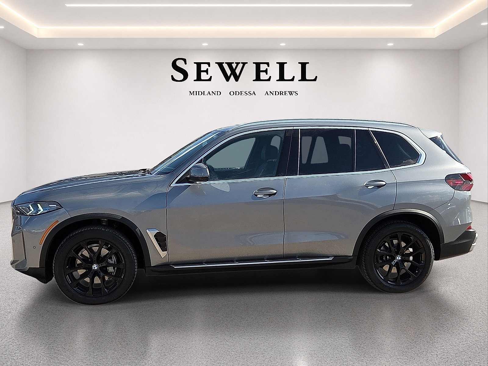 Used 2025 BMW X5 xDrive40i AWD/4WD image 2