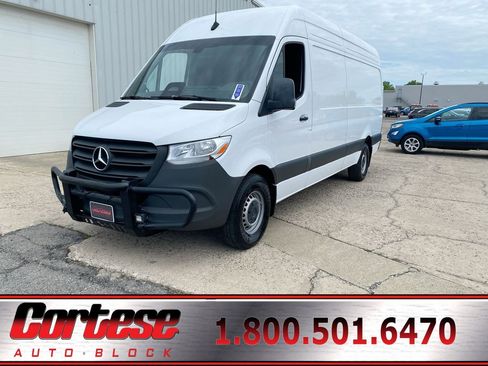 Used 2025 Mercedes-Benz Sprinter 2500 image 1