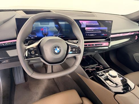 Certified 2026 BMW 540i xDrive AWD/4WD image 4