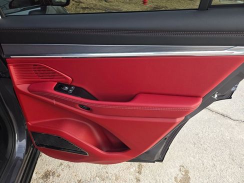 Used 2025 Jeep Wagoneer S Launch Edition image 13