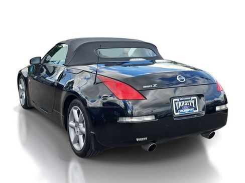 Used 2005 Nissan 350Z Touring RWD image 3