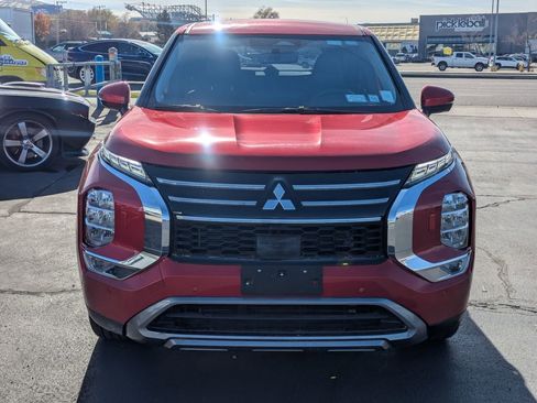 Used 2025 Mitsubishi Outlander SE image 12