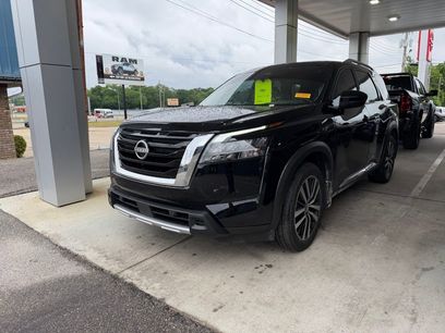 Used 2025 Nissan Pathfinder Platinum w/ Cargo Package