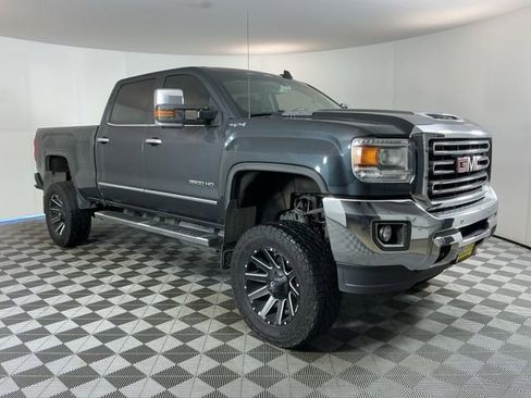 Used 2019 GMC Sierra 3500 SLT image 3