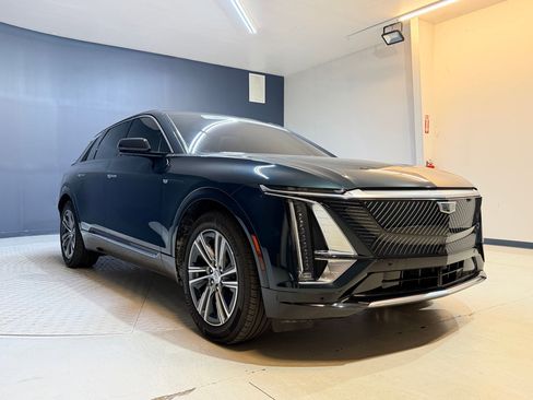 Certified 2024 Cadillac Lyriq Luxury AWD/4WD image 21