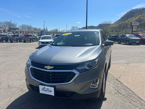 Used 2018 Chevrolet Equinox LT image 2