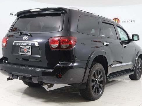 Used 2021 Toyota Sequoia Platinum image 3
