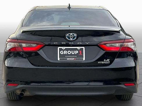 Used 2022 Toyota Camry LE FWD image 5