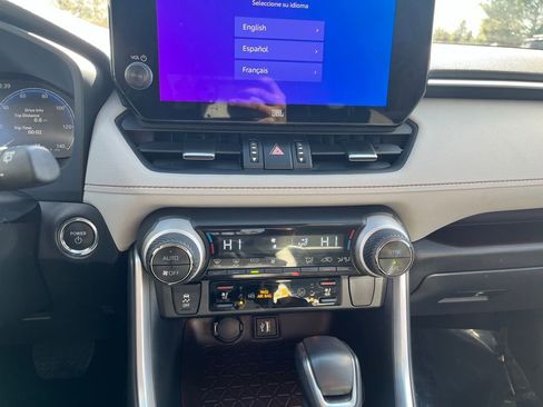 Used 2025 Toyota RAV4 Limited image 20