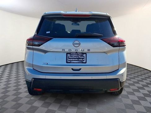Certified 2025 Nissan Rogue SV image 6