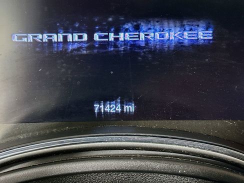 Used 2018 Jeep Grand Cherokee Limited AWD/4WD image 12
