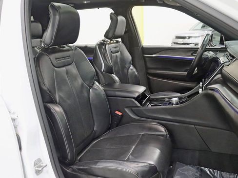 Used 2021 Jeep Grand Cherokee L Overland w/ Luxury Tech Group IV image 28