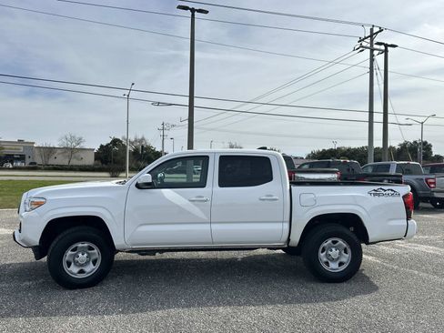 Used 2020 Toyota Tacoma SR image 7