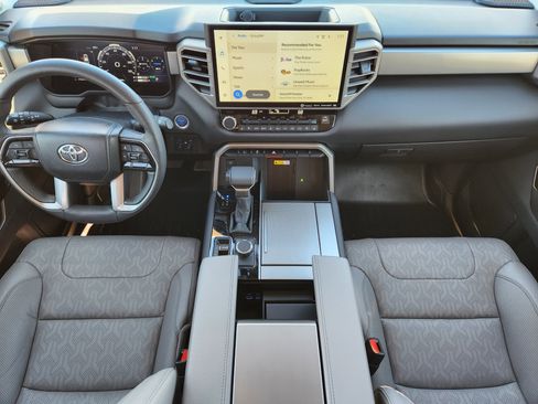 Used 2024 Toyota Sequoia Limited image 28