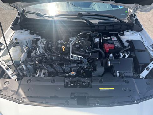 Used 2025 Nissan Altima 2.5 SV FWD image 32