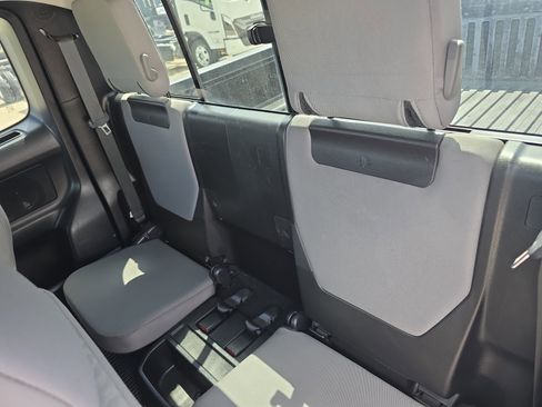 Used 2023 Toyota Tacoma SR RWD image 14