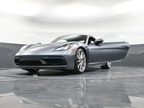 Certified 2025 Porsche 718 Cayman GTS RWD image 37