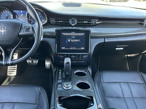Used 2020 Maserati Quattroporte S GranSport Q4 AWD/4WD image 16