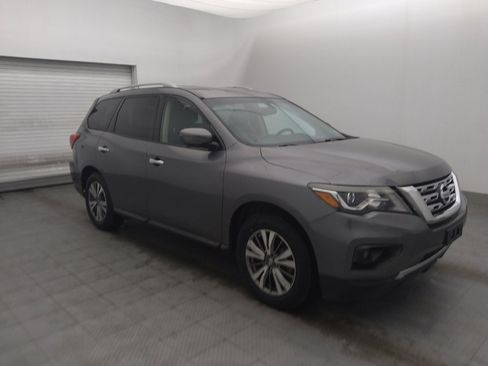 Used 2018 Nissan Pathfinder SL image 11