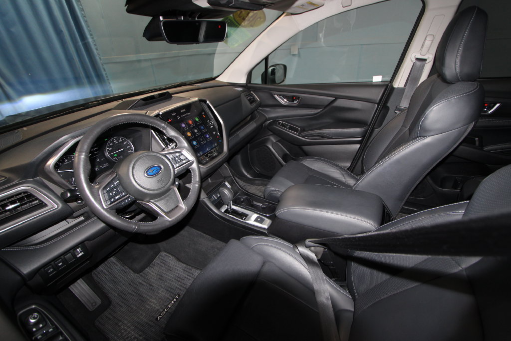 Used 2023 Subaru Ascent Limited AWD/4WD image 2