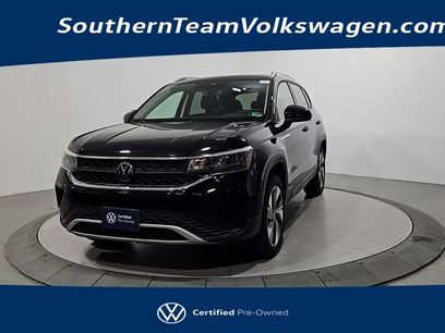 Used 2024 Volkswagen Taos SE w/ Panoramic Sunroof Package
