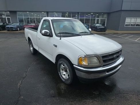 Used 1998 Ford F150 XLT image 1