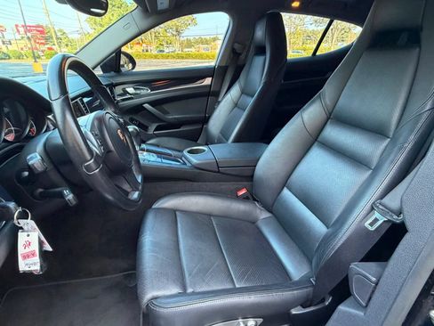 Used 2015 Porsche Panamera RWD image 11