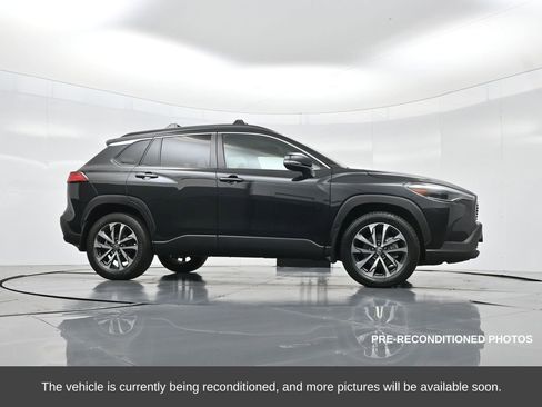 Used 2023 Toyota Corolla Cross XLE w/ Convenience Package image 47