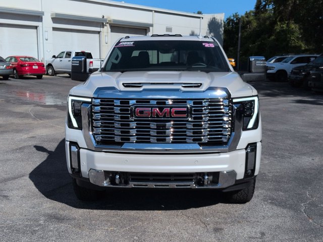 Used 2025 GMC Sierra 3500 Denali w/ Denali Reserve Package AWD/4WD image 2