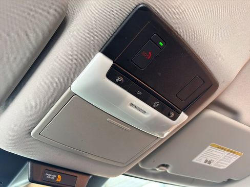 Used 2025 Nissan Rogue SV image 26