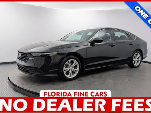 Used 2025 Honda Accord LX image 1