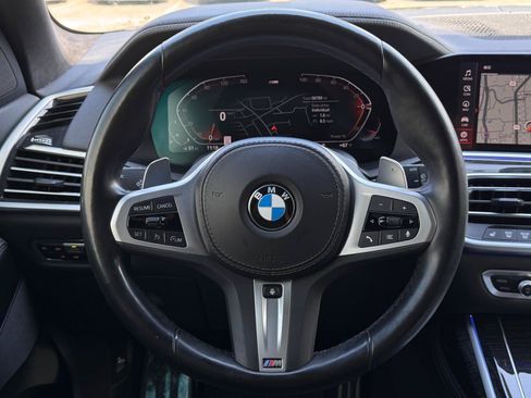 Used 2022 BMW X7 xDrive40i w/ M Sport Package AWD/4WD image 22