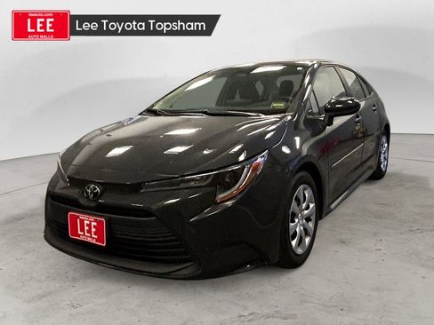 Used 2025 Toyota Corolla LE w/ Convenience Package FWD image 1