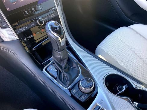 Used 2017 INFINITI Q60 3.0t Sport image 15